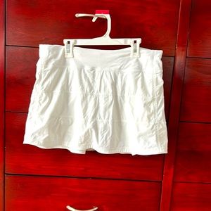 Lululemon white tennis skirt